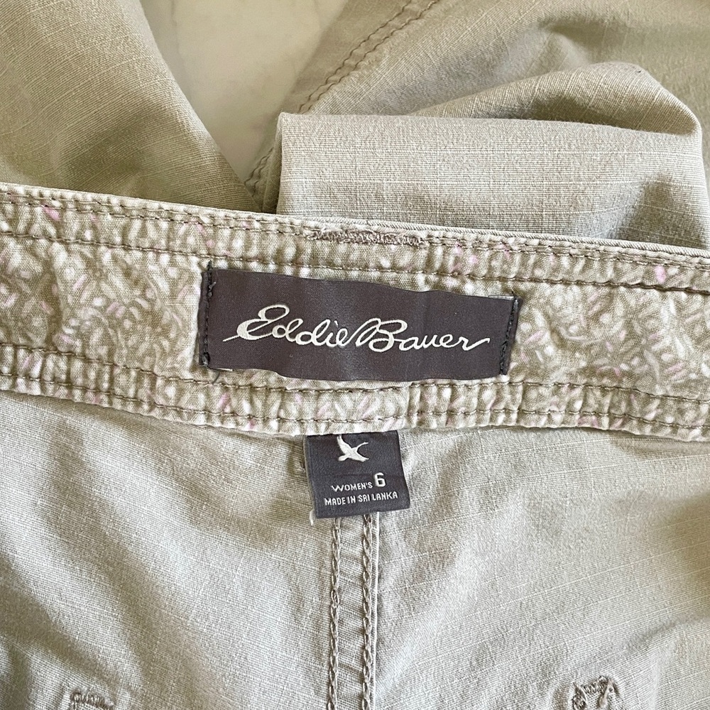 Women’s Eddie Bauer Cargo Shorts Light Beige Tan Size 6 - Picture 4 of 4